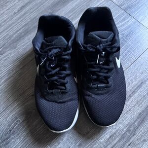 Nike Revolution 6
Women's Road Running Shoes